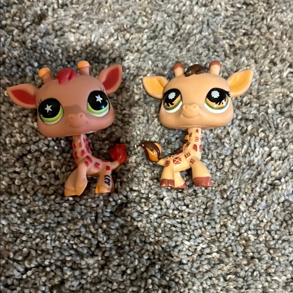 2 rare giraffe littles pet shops